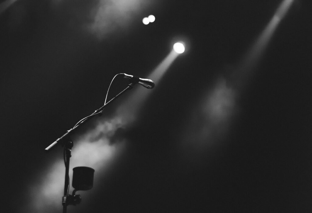 microphone, performance, stage-2574511.jpg